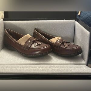 Nice clark's brown shoes